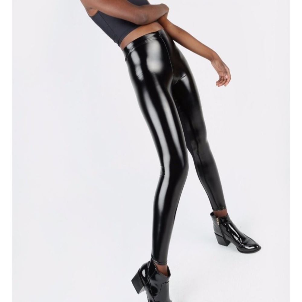 Blackmilk New Slicks Leggings (M)